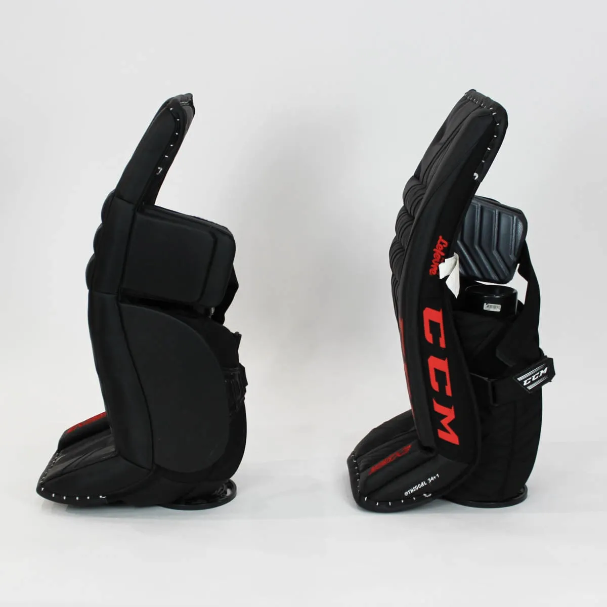CCM Extreme Flex 4 Pro Senior Goalie Leg Pads - Demo A