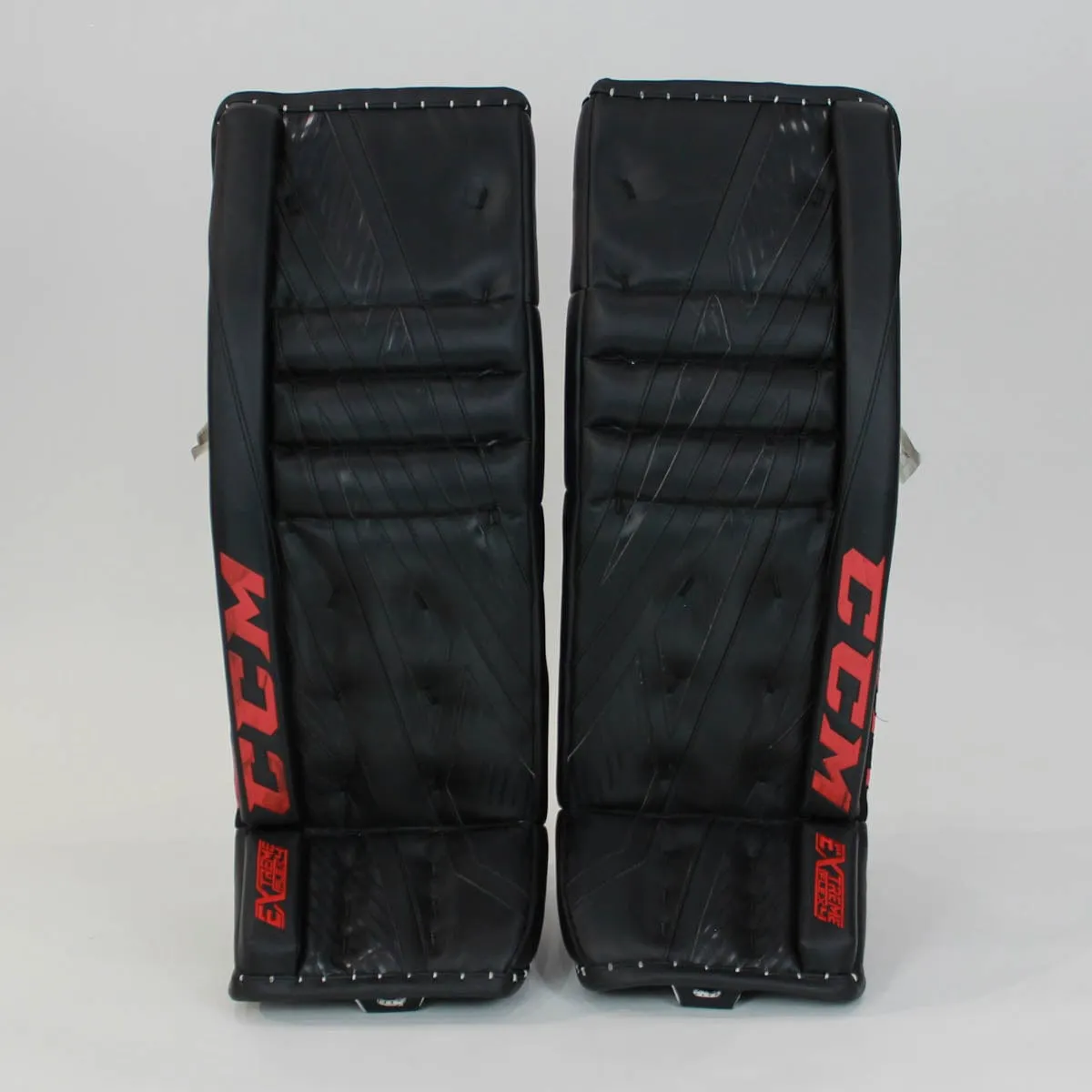 CCM Extreme Flex 4 Pro Senior Goalie Leg Pads - Demo A