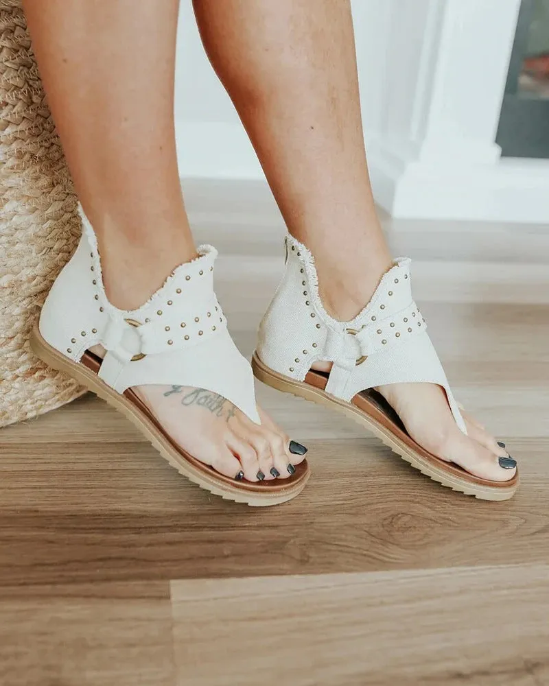 Large Size Rhinestone Rivet Sandals Beach Thong Flat Sandals