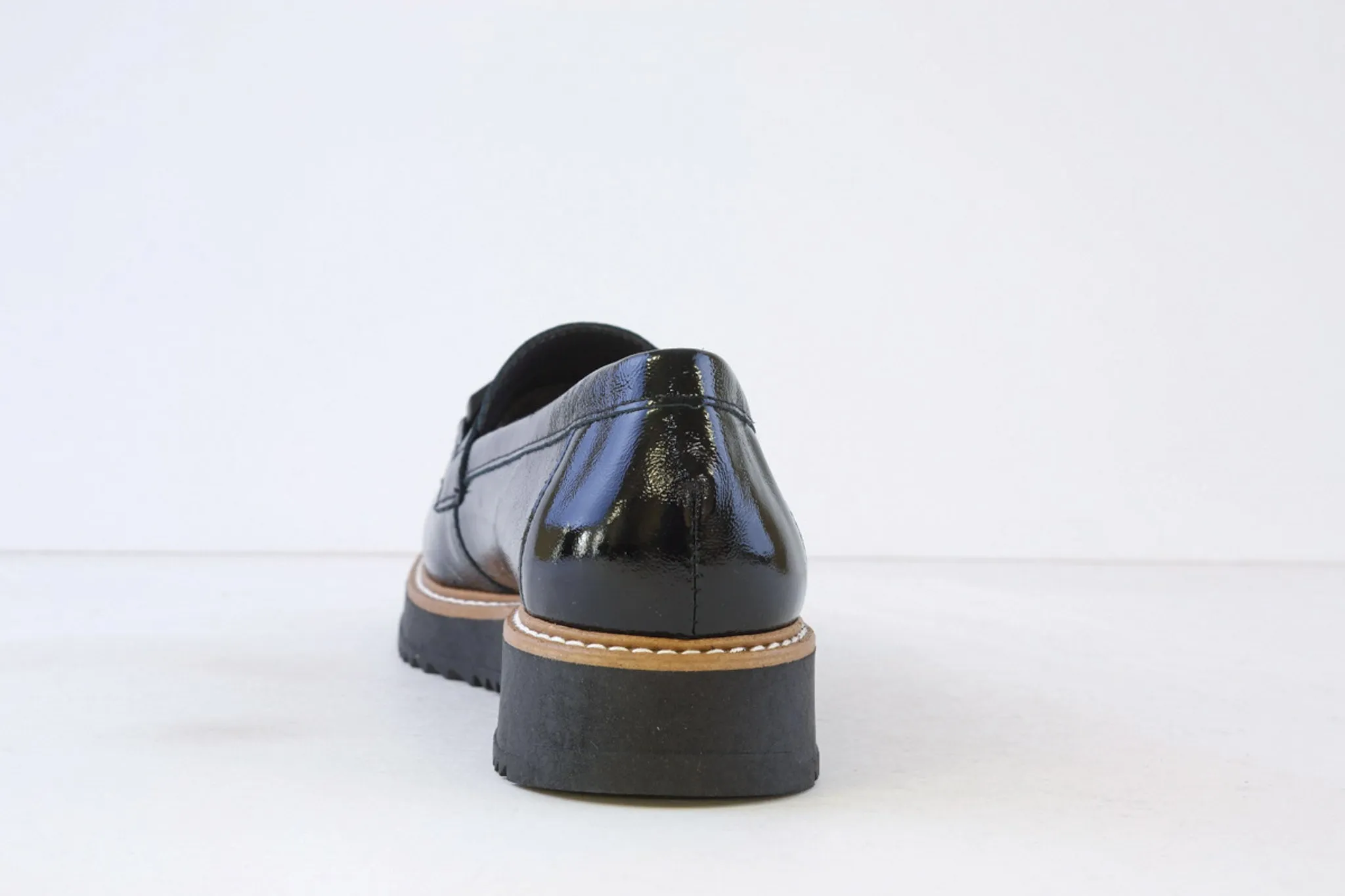 PITILLOS - 10070 SLIP ON FLAT SHOE - BLACK PATENT