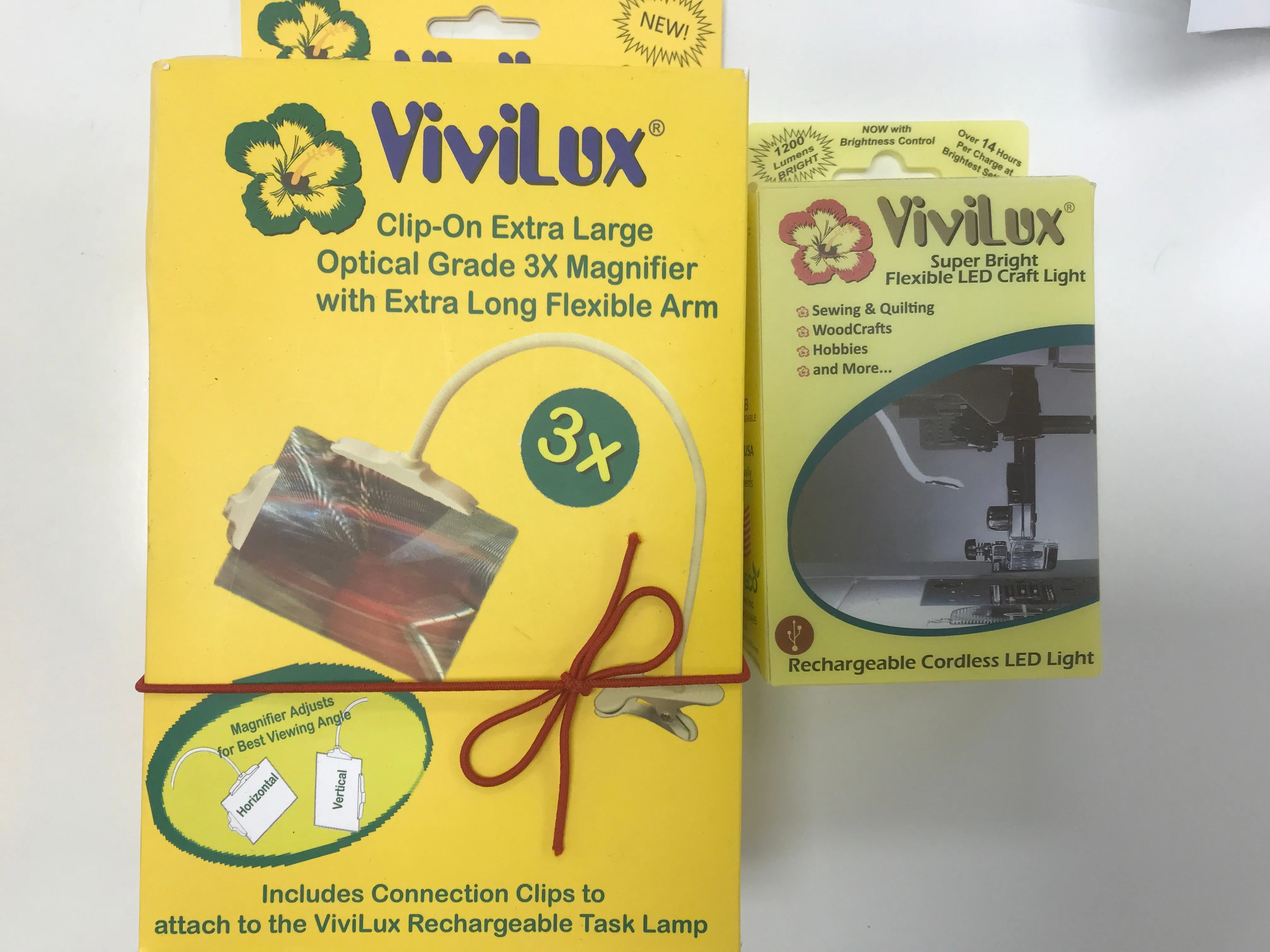 QSNAP Combo ViviLux Rechargeable Lamp w/Wireless Charger, USB Port & Magnifier