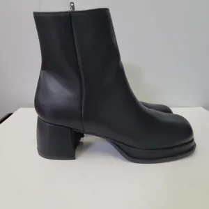 Steve Madden JCobra  Low Platform Boot